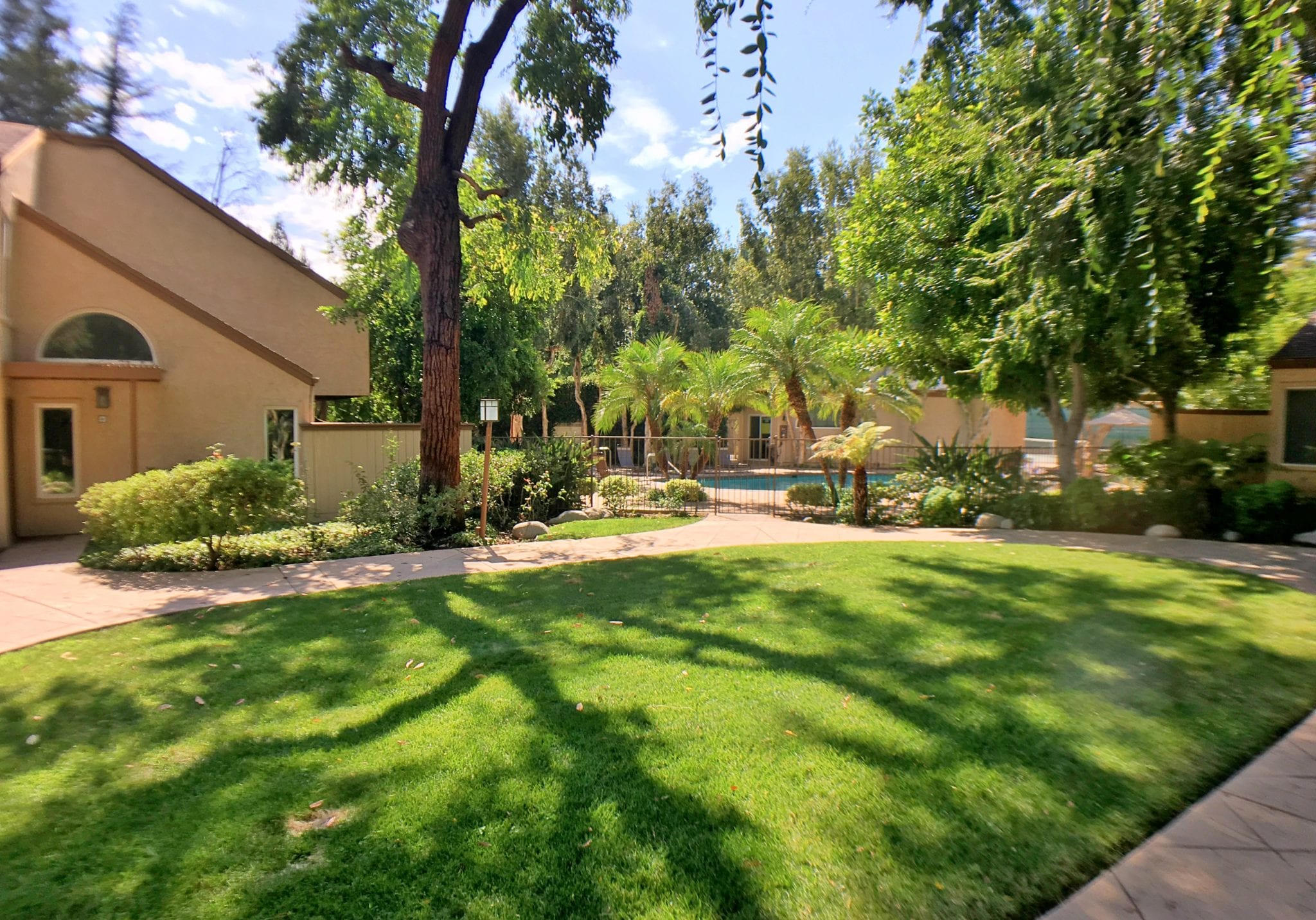 SEQUOIA VILLAGE Condo in 22330 VICTORY Woodland Hills